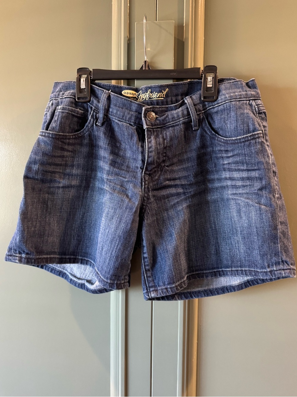 Old Navy Boyfriend Denim Shorts in Dark Blue